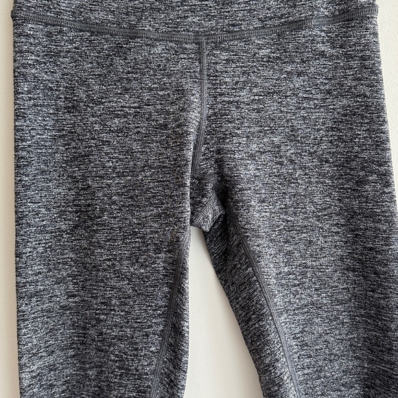 Lululemon Heather Gray High-Waisted Leggings, Size 4 - Picture 16 of 16